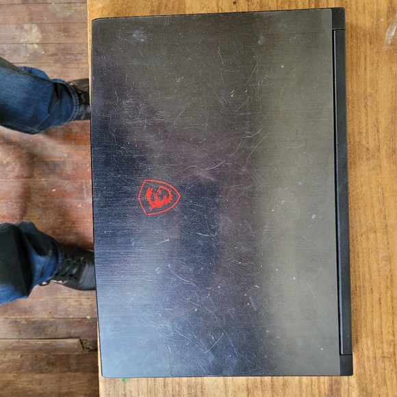 Laptop - Picture 2 of 9